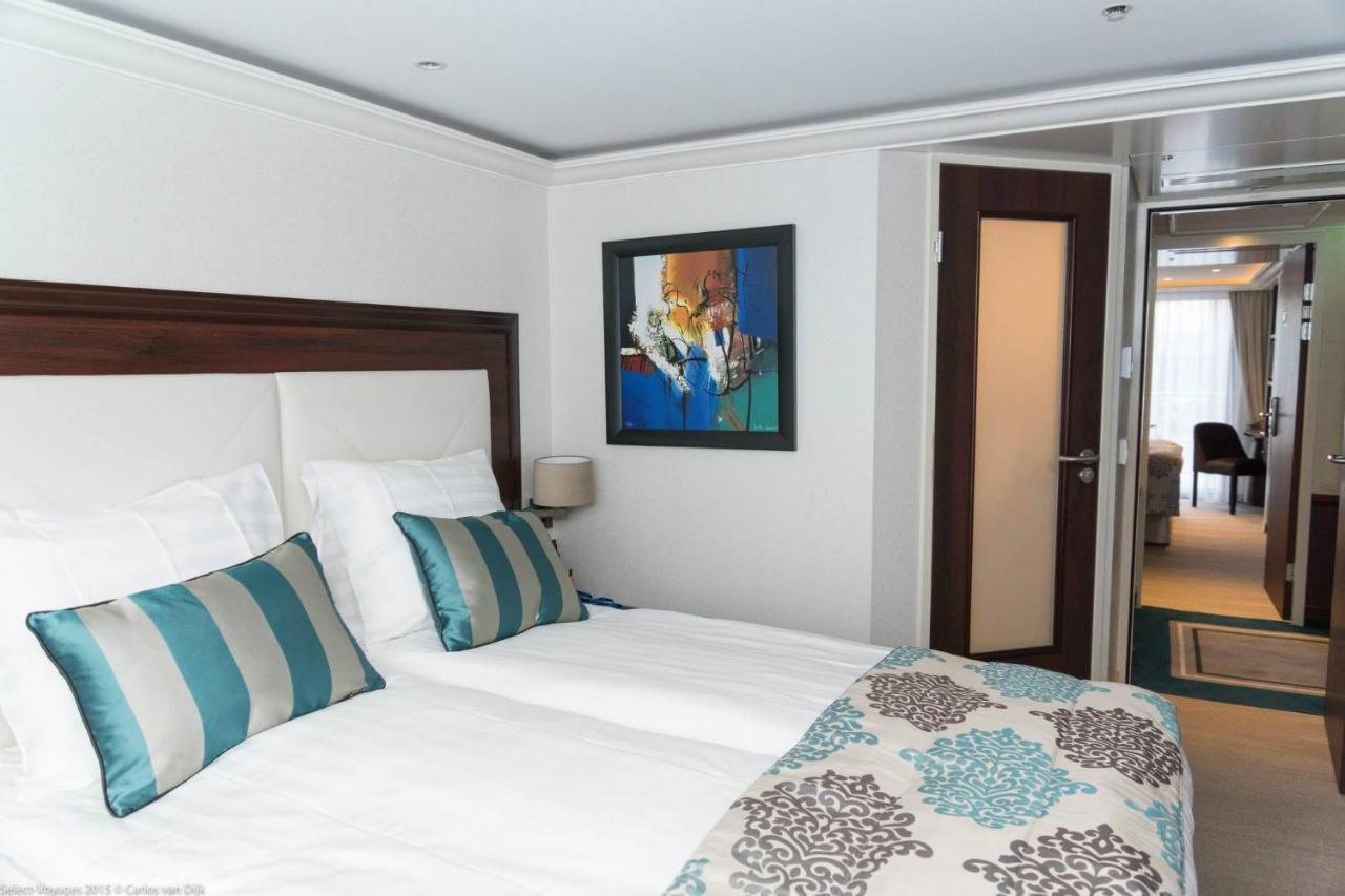 Select Ms Charles Dickens Neuss Hotel ภายนอก รูปภาพ