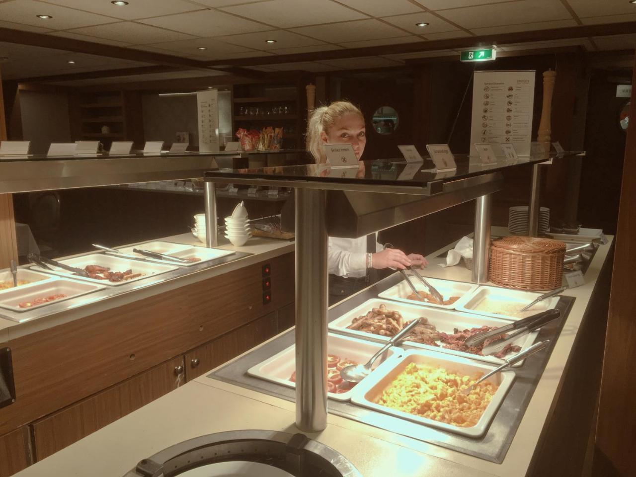 Select Ms Charles Dickens Neuss Hotel ภายนอก รูปภาพ