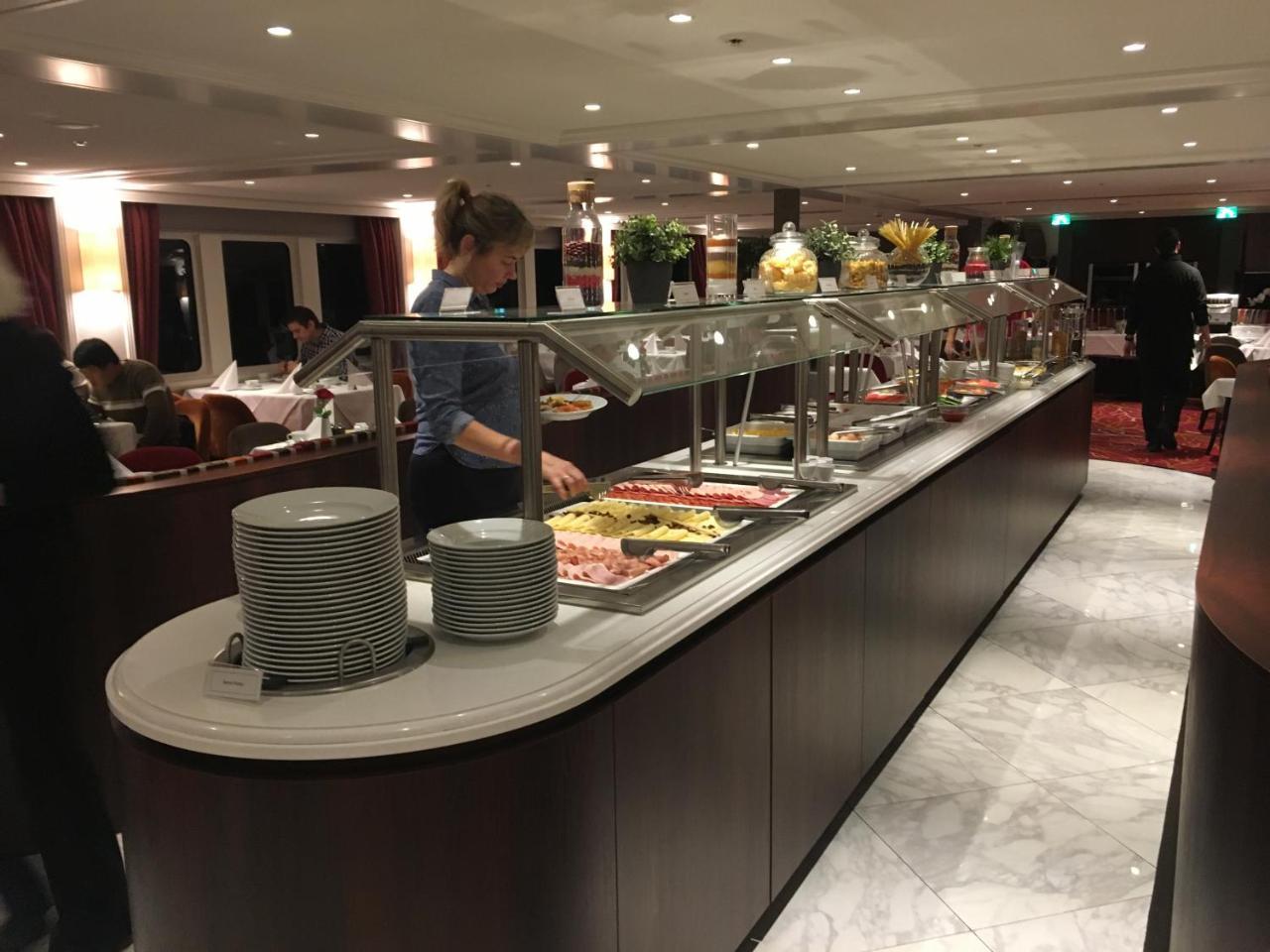 Select Ms Charles Dickens Neuss Hotel ภายนอก รูปภาพ