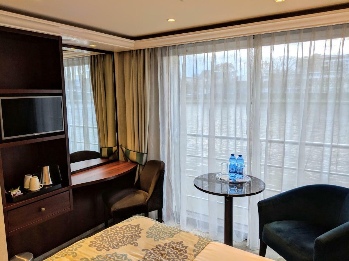 Select Ms Charles Dickens Neuss Hotel ภายนอก รูปภาพ