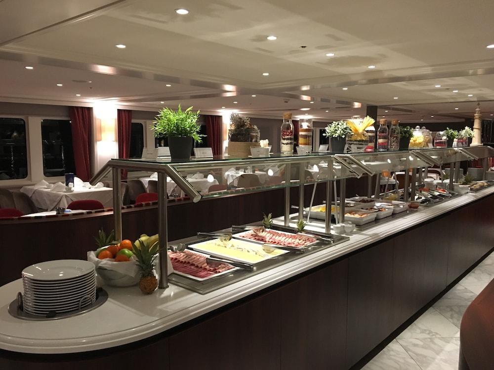 Select Ms Charles Dickens Neuss Hotel ภายนอก รูปภาพ